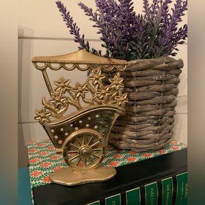 Vintage revere flower car earring holder